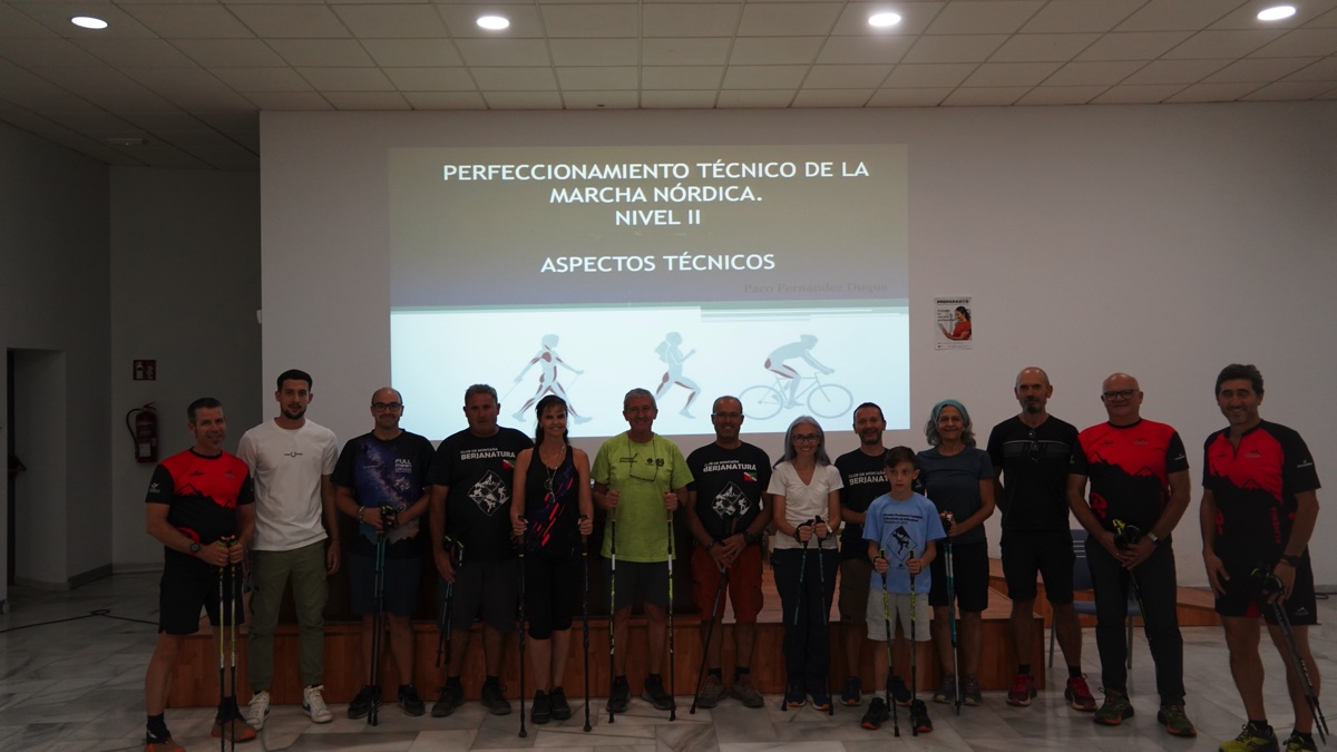 Berja acoge un curso de perfeccionamiento de Marcha Nórdica